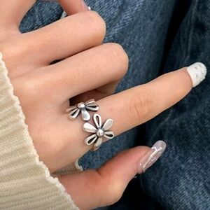 NEW! Silver Plated Daisy Floral  Adjustable Women's Ring